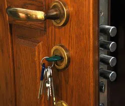 Town Center Locksmith Shop Kansas City, MO 816-425-3436 - 6-Lock-Change