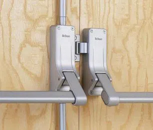 Town Center Locksmith Shop Kansas City, MO 816-425-3436 Town Center Locksmith Shop Kansas City, MO 816-425-3436 - 8-Push-Bars